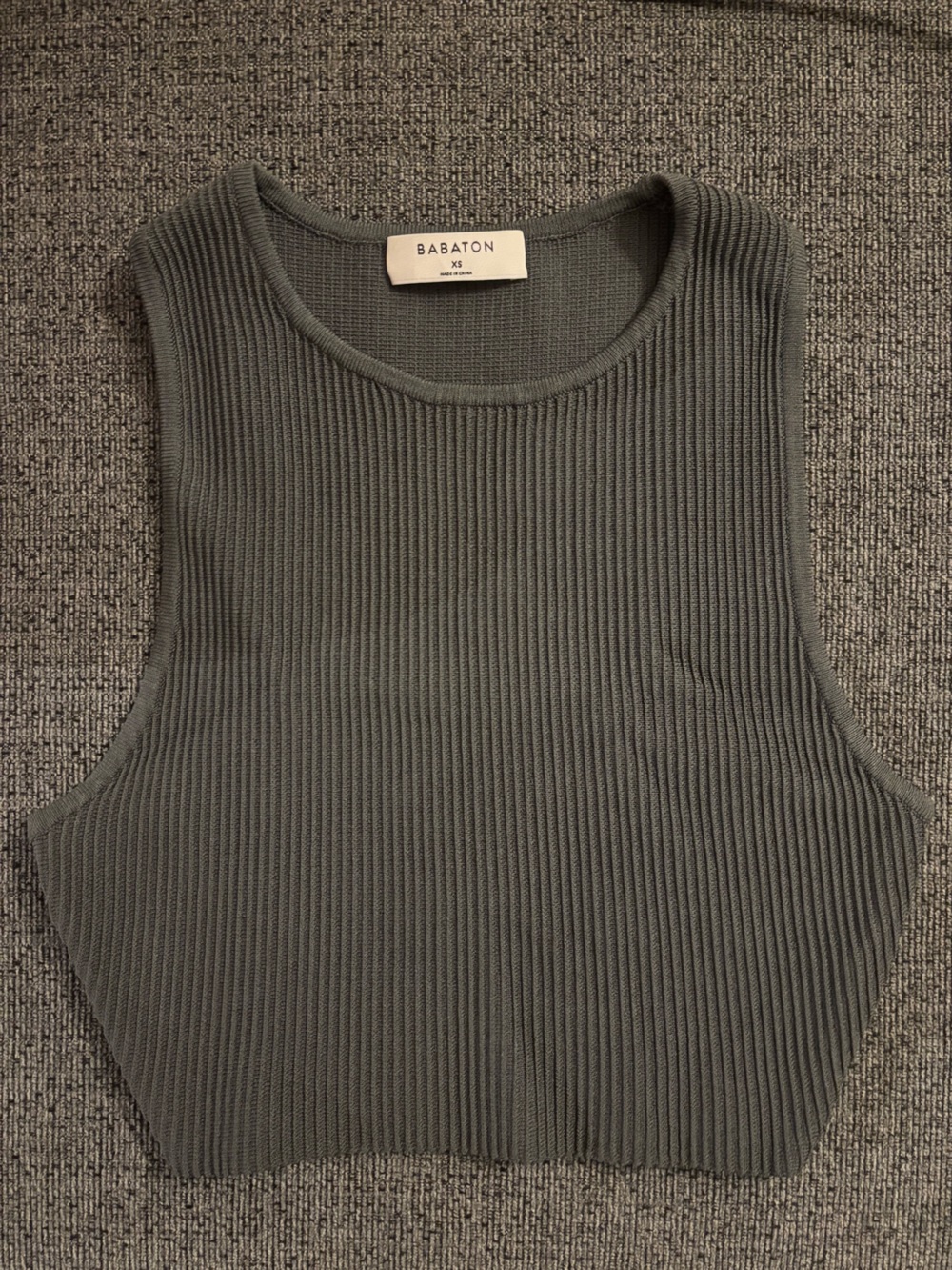 Babaton XS sculpt knit racer cropped tank